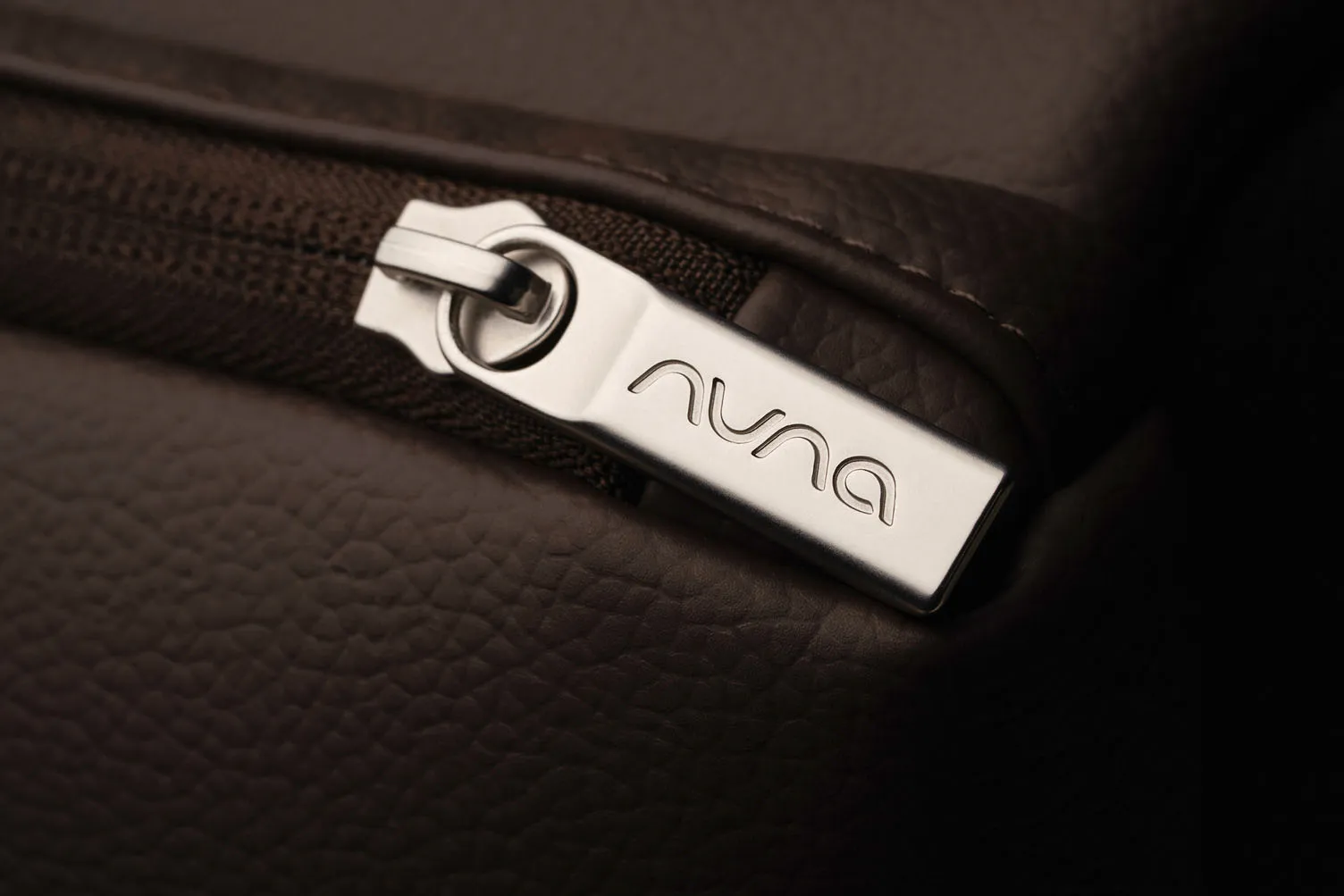 Cумка Nuna ESSENTIAL BMW