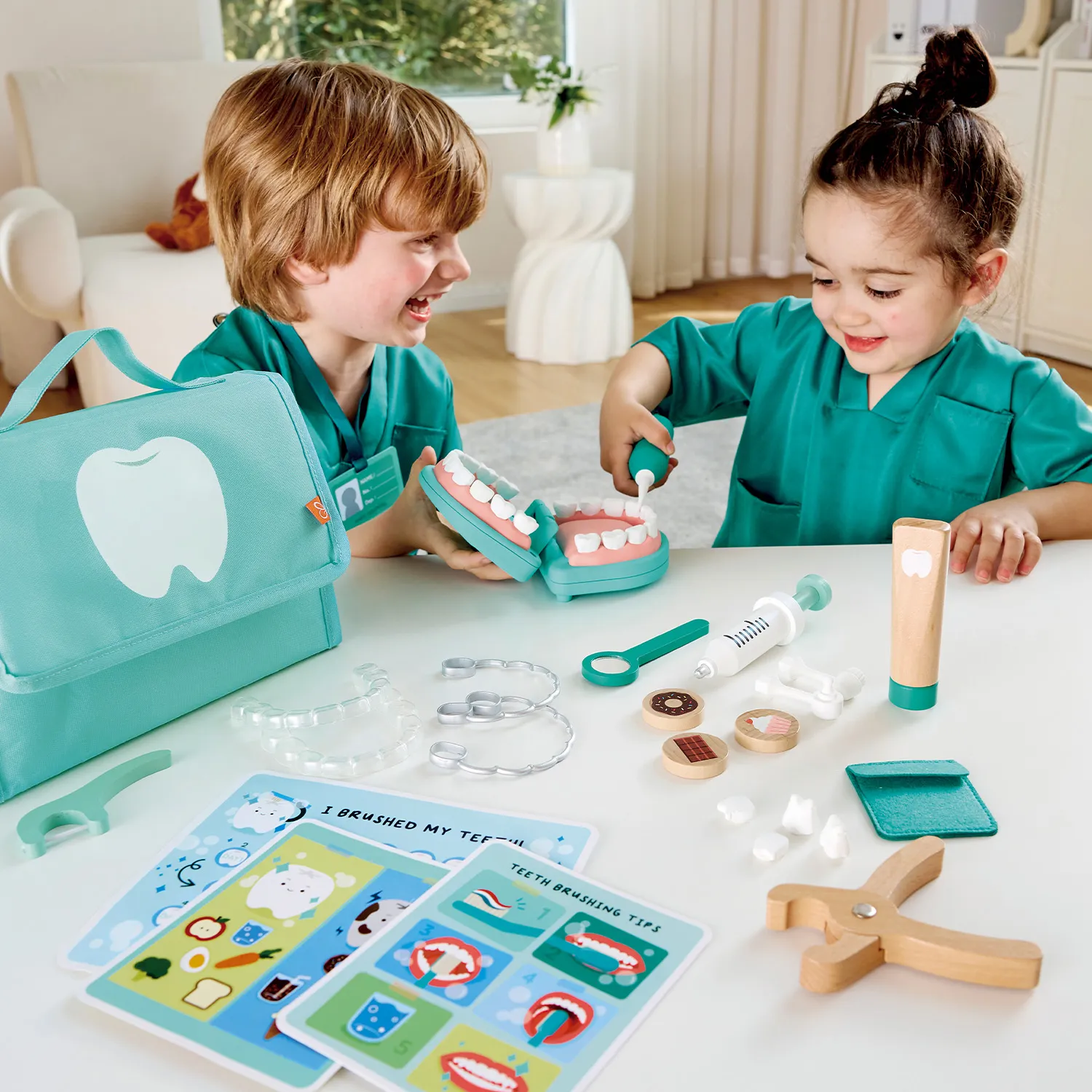 Набор игровой HAPE для детей «Стоматологическая клиника» E3227_HP