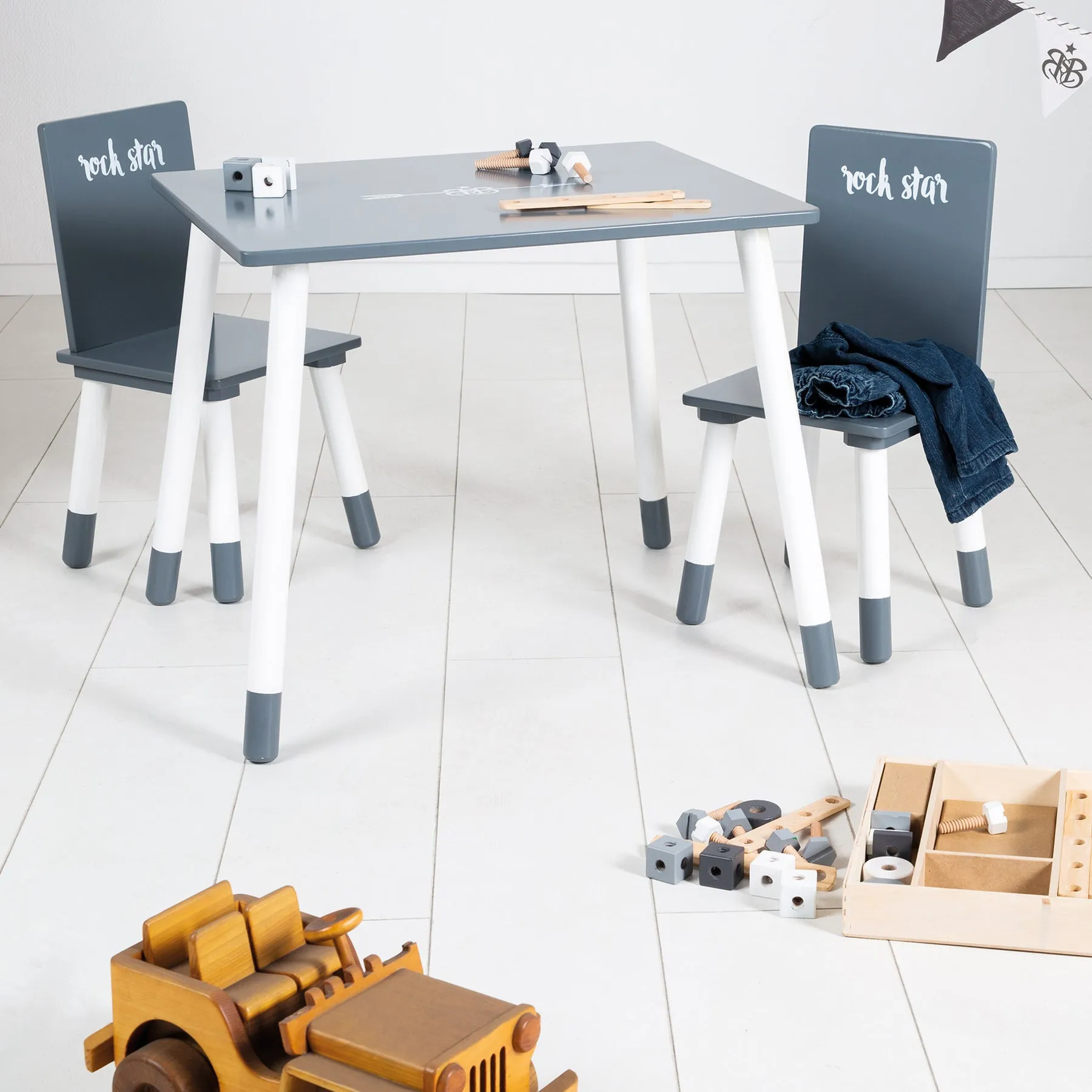Комплект детской мебели ROBA Rock Star Baby: стол + 2 стульчика, серый/белый 450019RS3