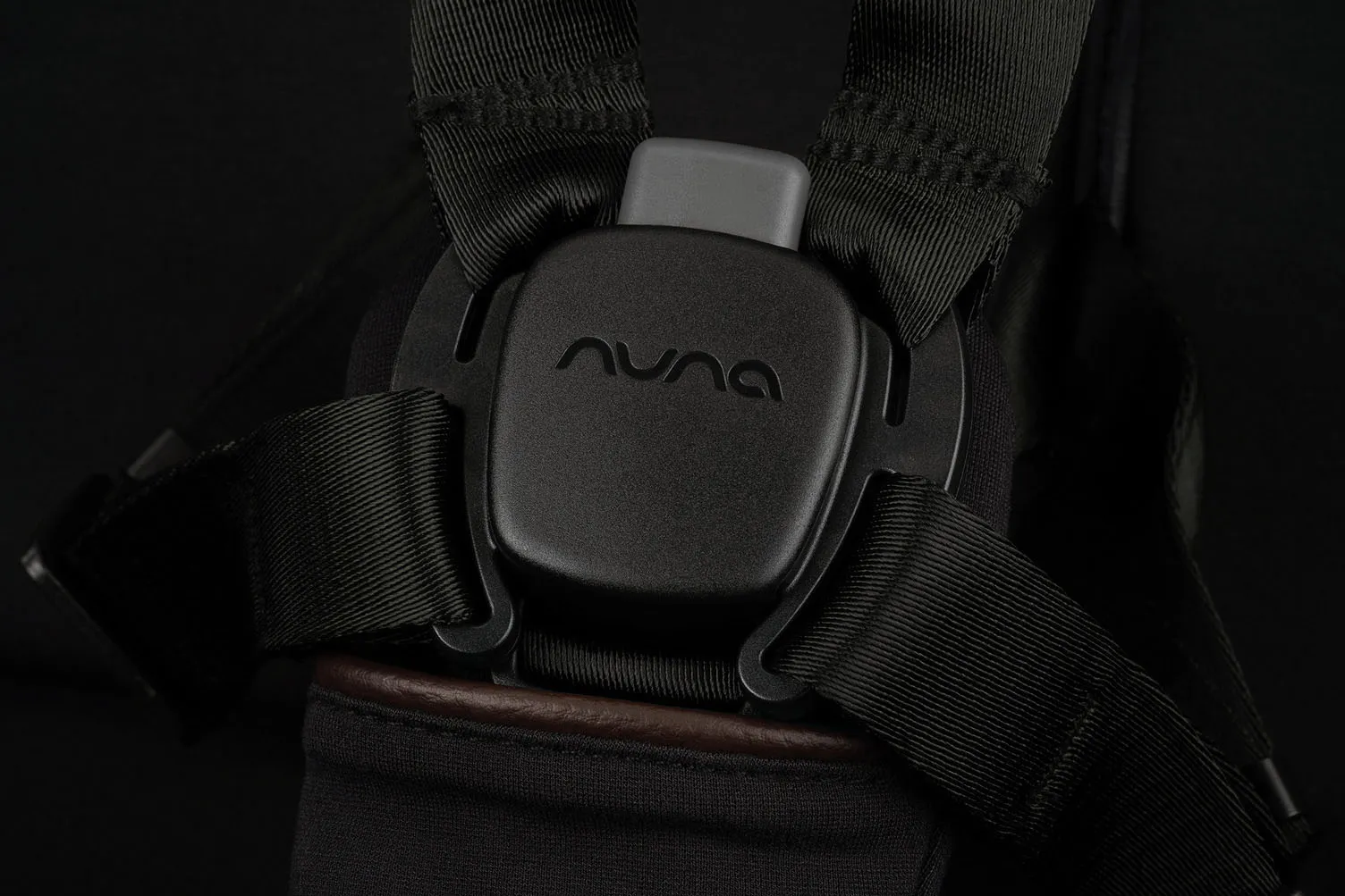 Коляска прогулочная Nuna TRIV NEXT Черная (Riveted)