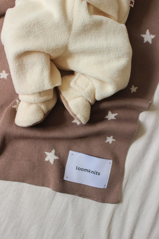 Плед детский 80х120 см LoomKnits Какао Месяц и звезды