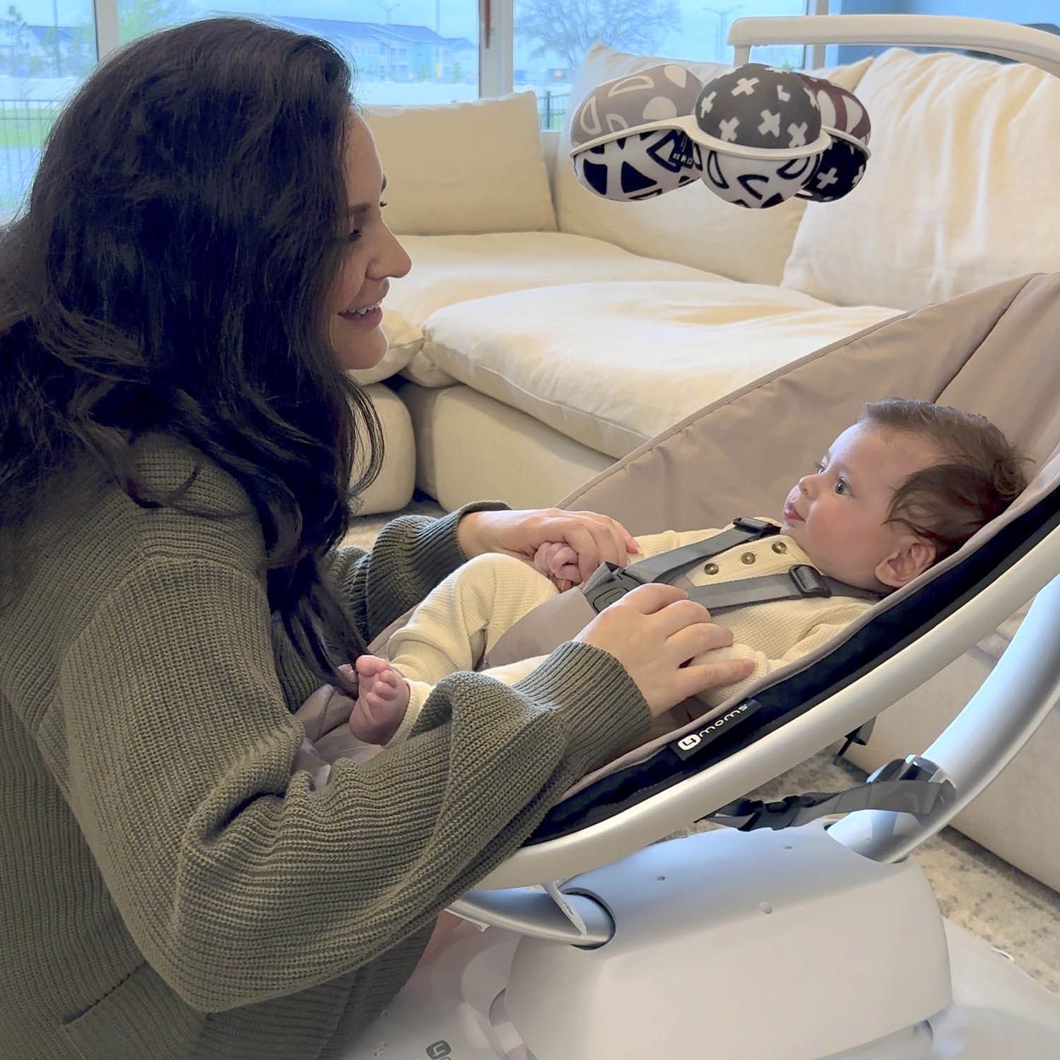 Электронные качели 4moms кресло-качалка MamaRoo New