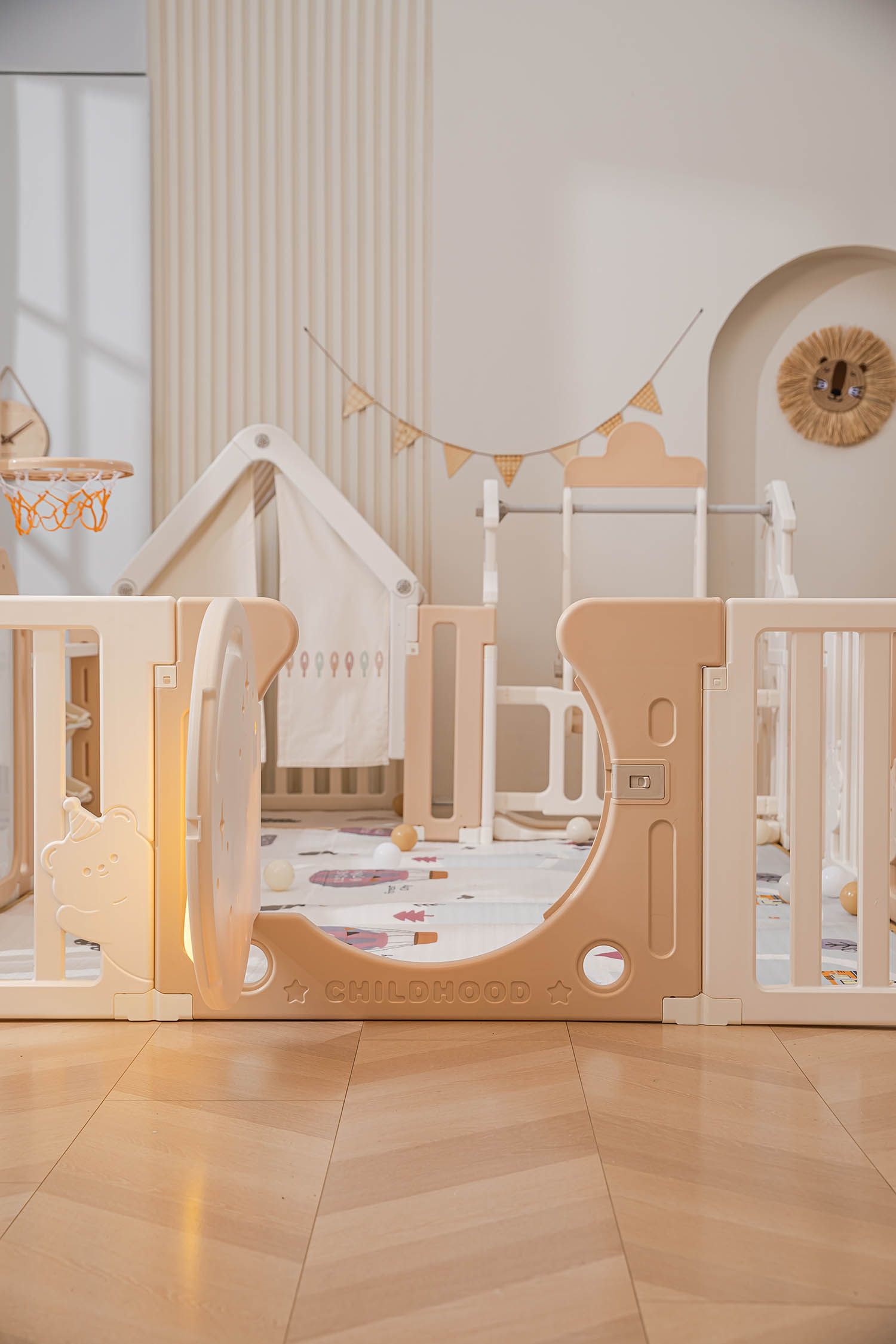 Манеж UNIX Kids DeLuxe House&Storage Camel 180x200см с игровым домиком, баскетбольной стойкой, доской для рисования, качелями + место для хранения игрушек PPLXSWHS200WC