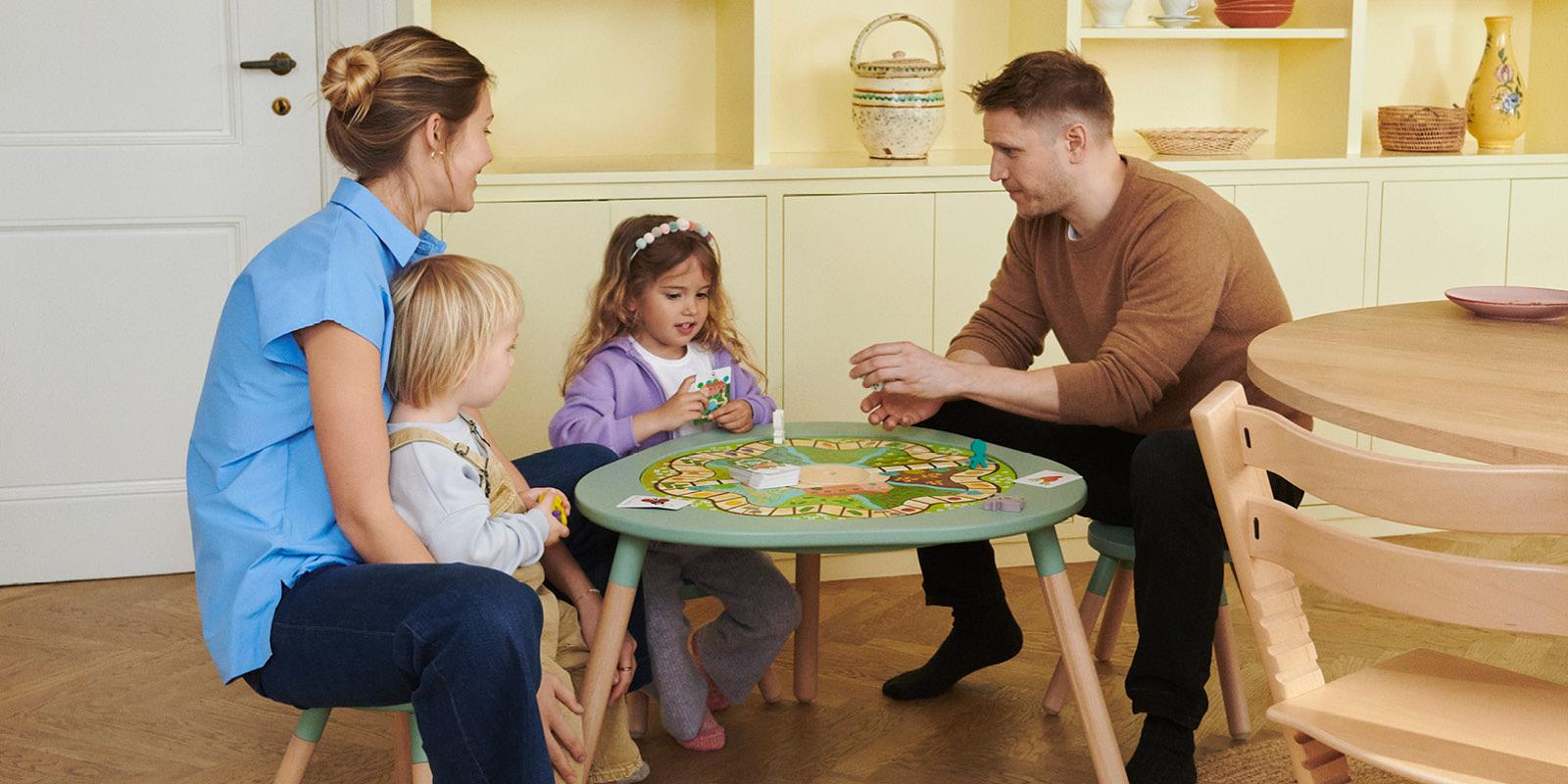 Стульчик для кормления и игр Stokke "MuTable", дерево, от 1.5 лет, 23-29см