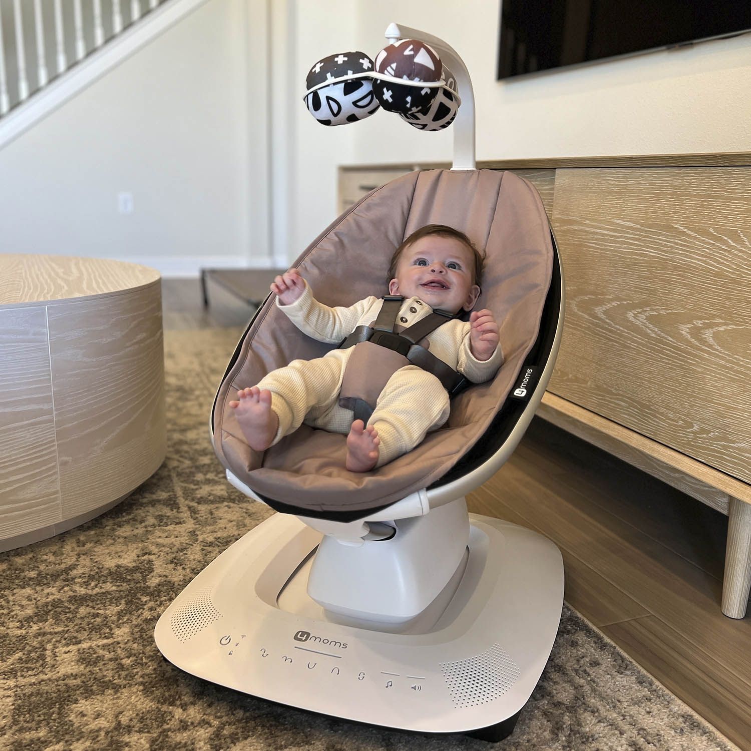 Электронные качели 4moms кресло-качалка MamaRoo New