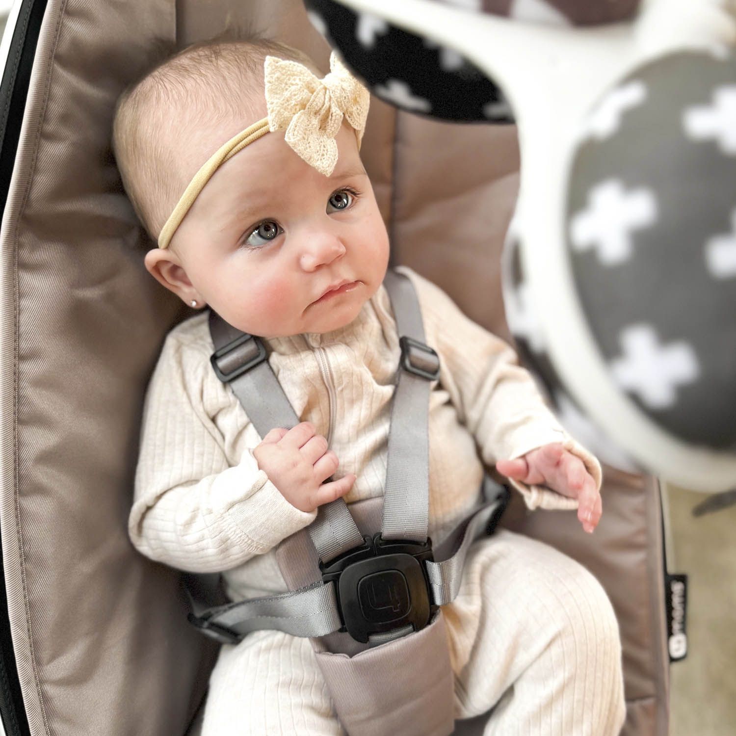 Электронные качели 4moms кресло-качалка MamaRoo New
