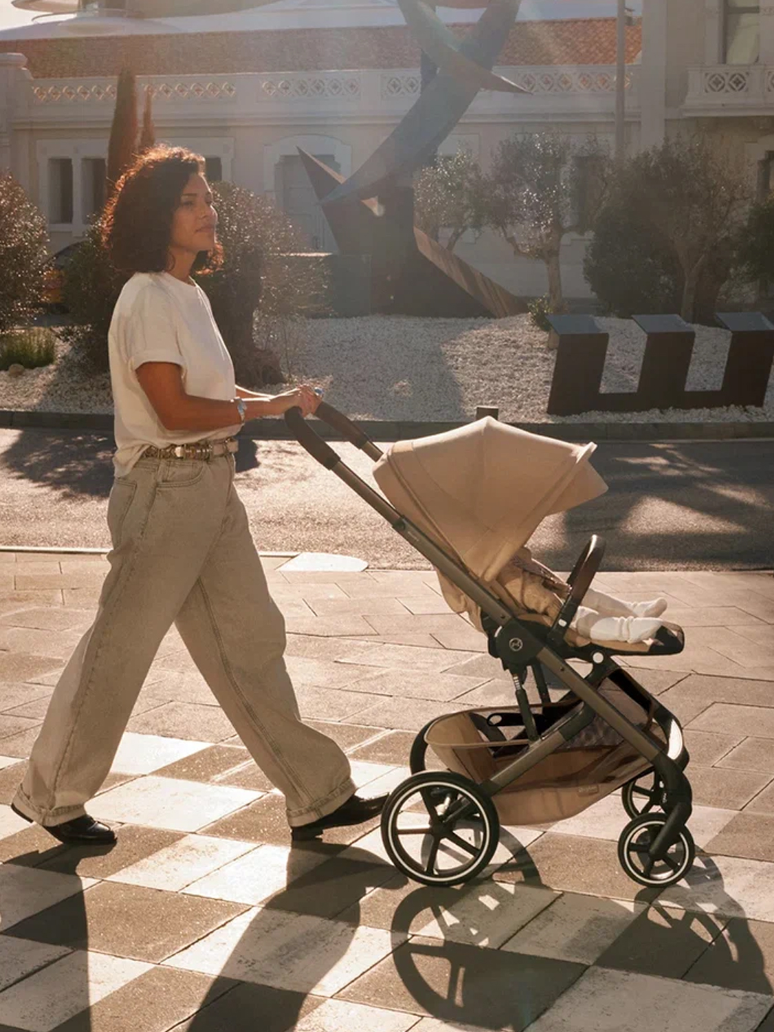 Коляска прогулочная Cybex Balios S Lux с дождевиком 2026