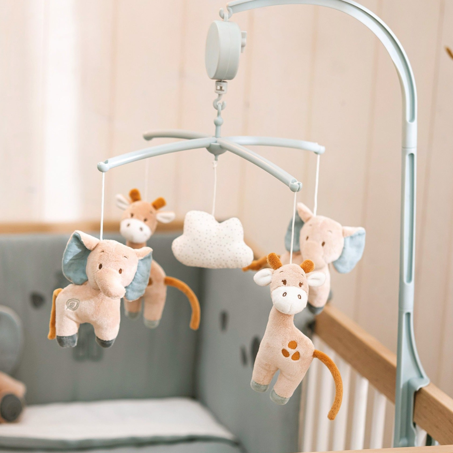 Игрушка мягкая Nattou Rattle звуковая