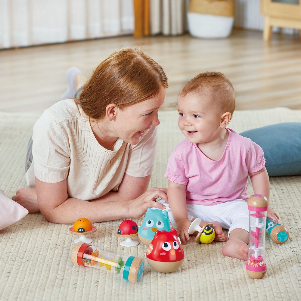 Набор игрушек-погремушек Hape на присосках «Бабочка, пчела, божья коровка»
