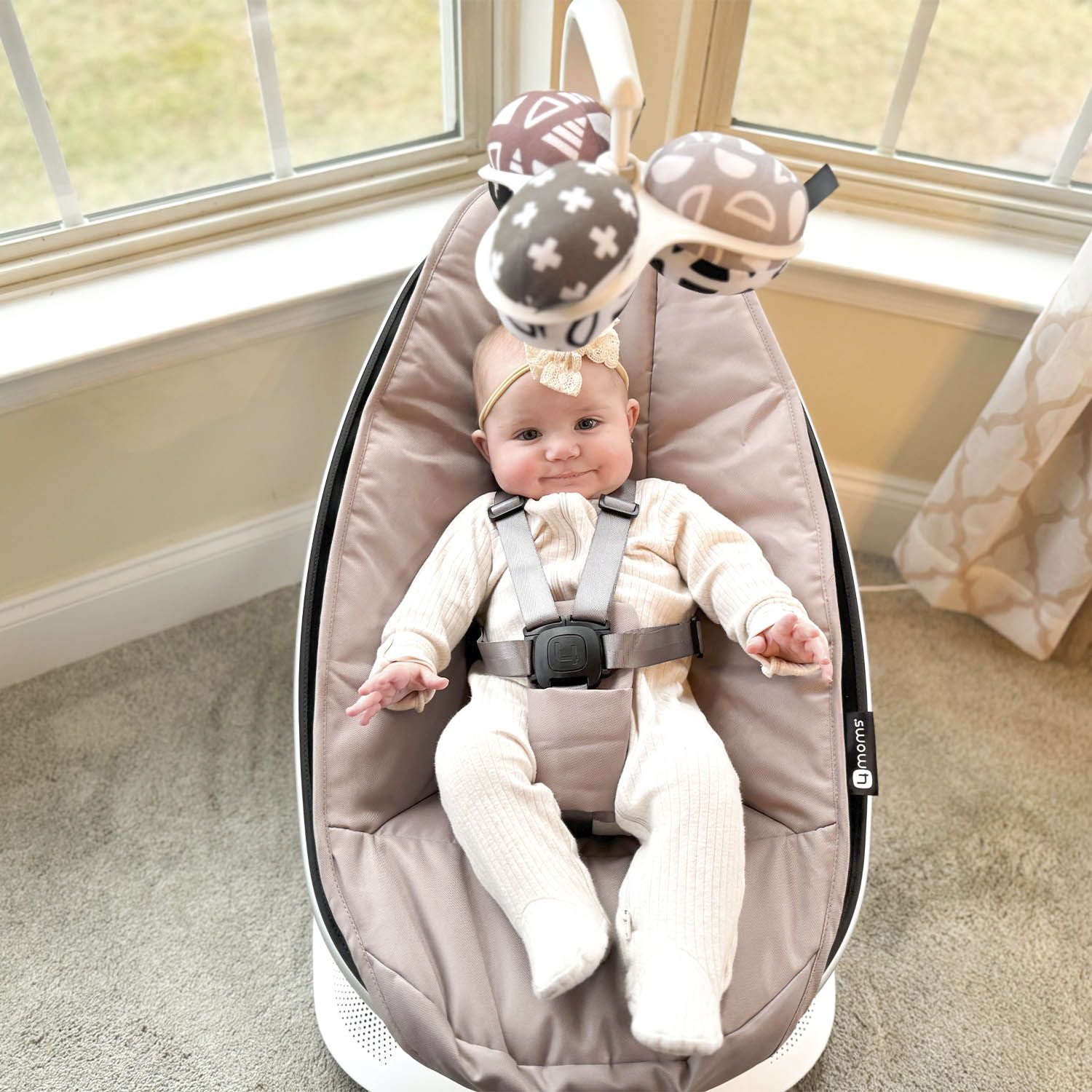 Электронные качели 4moms кресло-качалка MamaRoo New